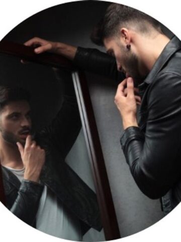 17 Undeniable Narcissist Man Traits You MUST Know
