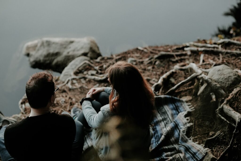 Photo Couple talking